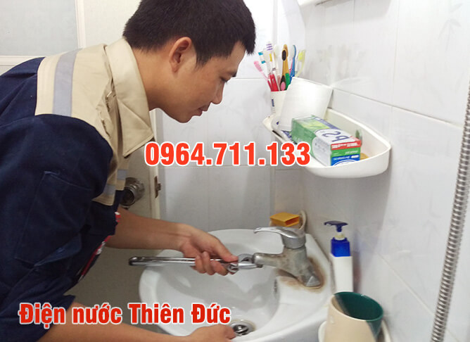 Sửa chữa các ống nước bị bục, gãy đường ống tại Dương Nội